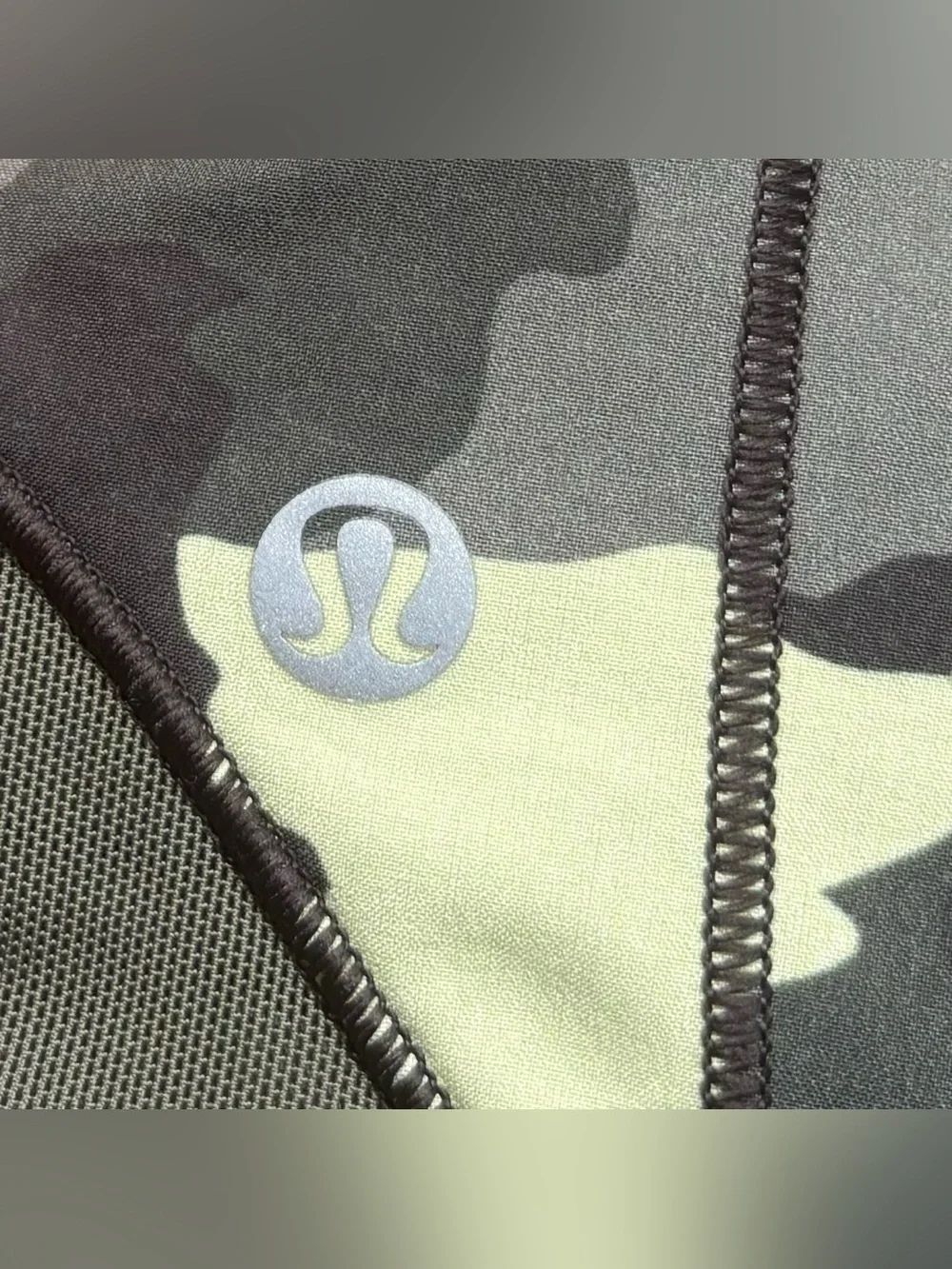 Lululemon Hotty Hot Low Rise Shorts 2.5